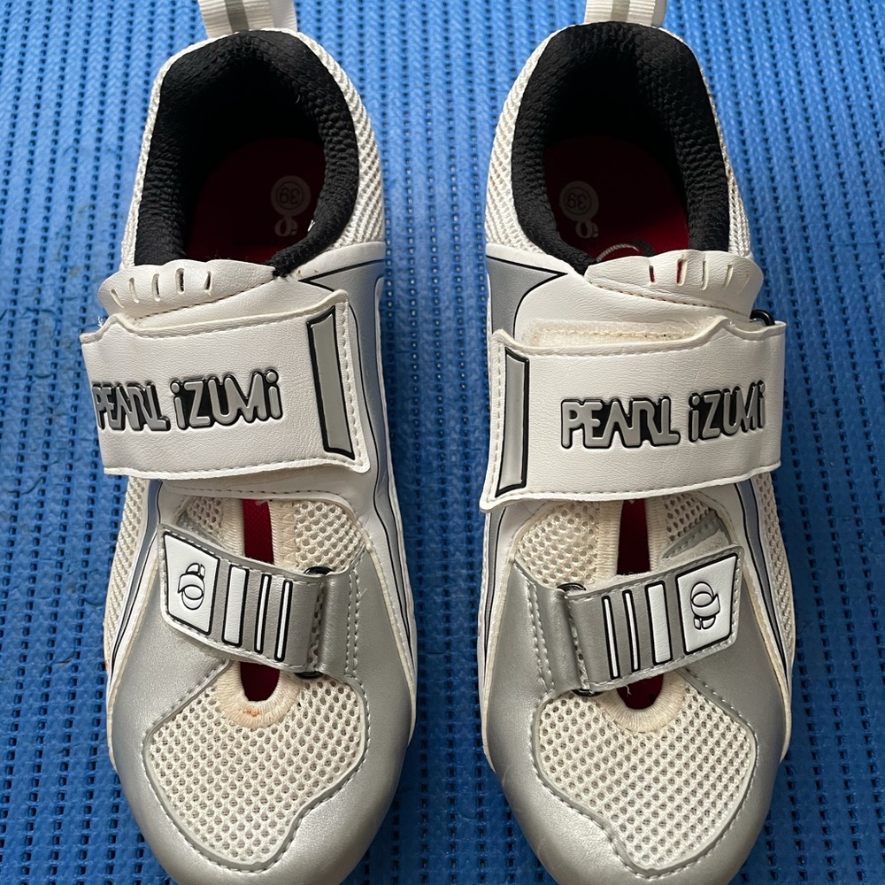 Cycling shoes